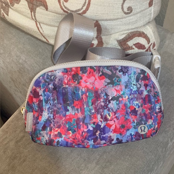 lululemon athletica Handbags - Lululemon Belt Bag